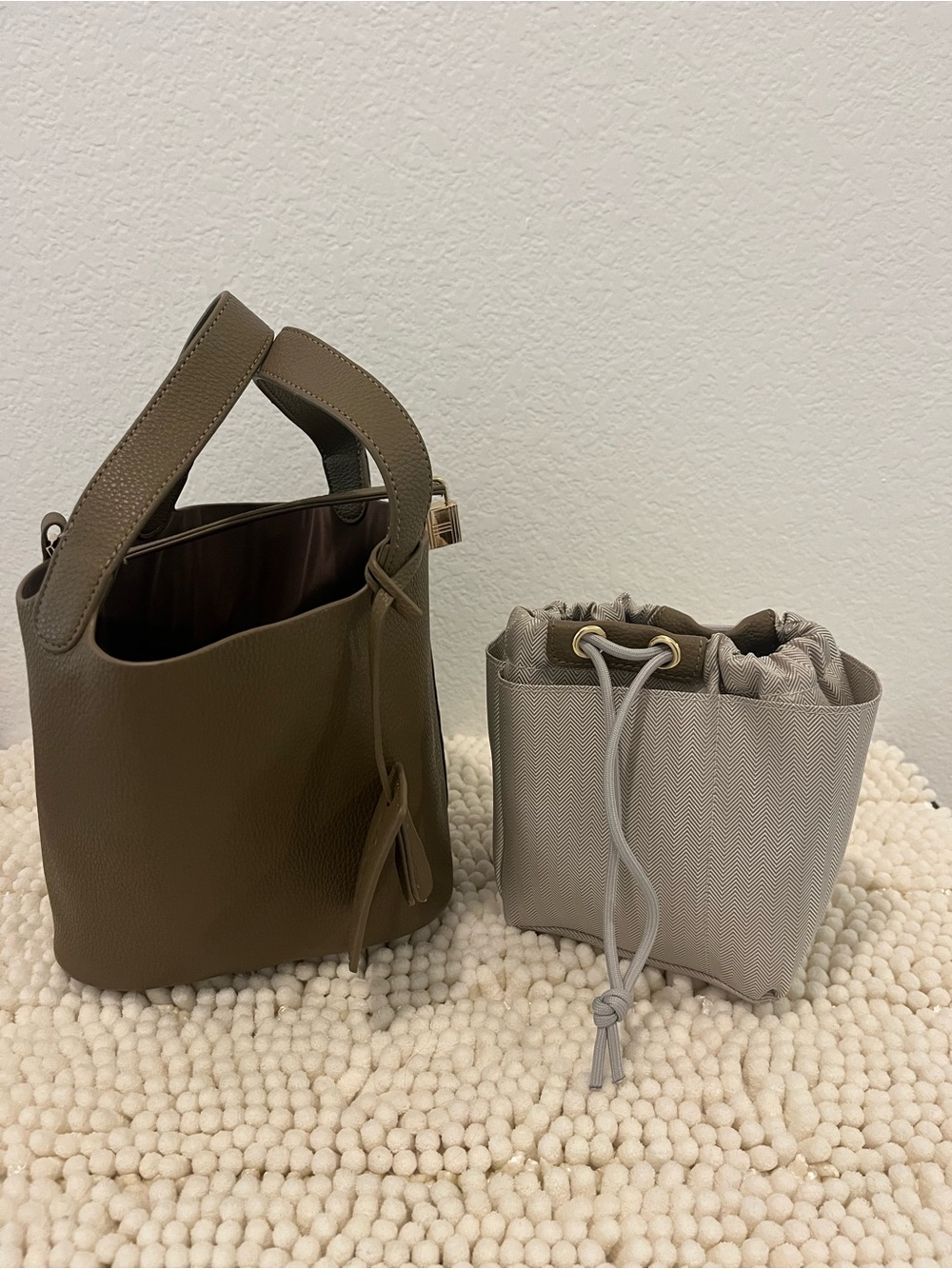 simple.edit Pebbled Bucket Bag w/Removable Organizer Bag (New w/o Tags)